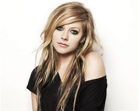 Avril Lavigne Net Worth; How Rich is Avril Lavigne?