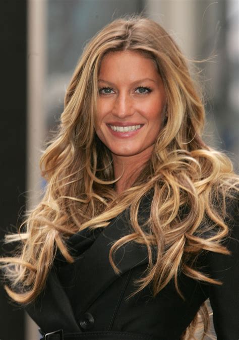 Gisele Bundchen Net Worth; How Rich is Gisele Bundchen?